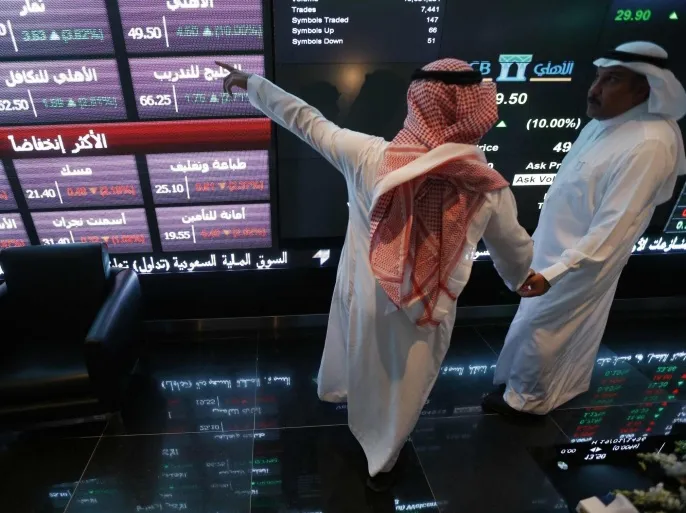 سوق الأسهم السعودية تتراجع إلى الخلف بسبب أزمة أمريكا والدولار بقرار البيت الأبيض